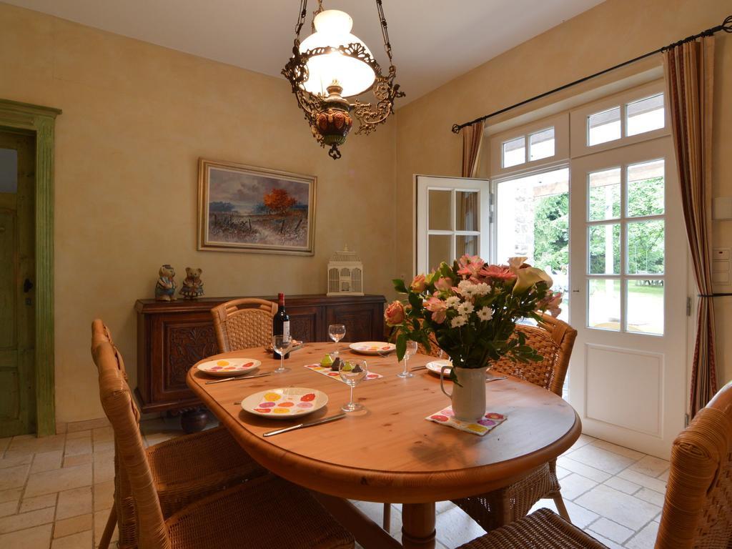 Furnished Bungalow In Monceau En Ardenne With Garden Barbecue Oizy Chambre photo